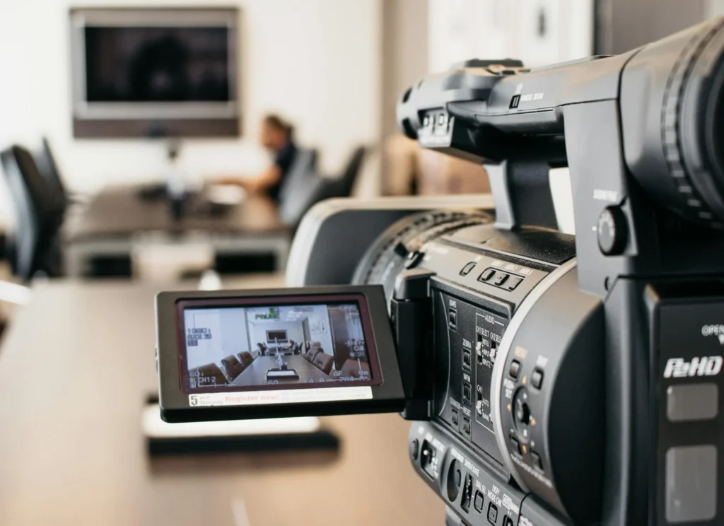 pexels-photo-17486300 Descubre la diferencia entre video institucional y corporativo:cia